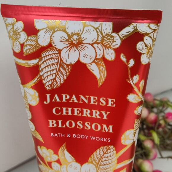 BATH AND BODY WORKS JAPANESE CHERRY BLOSSOM Ultimate Body Cream 8 oz NEW - Picture 2 of 9